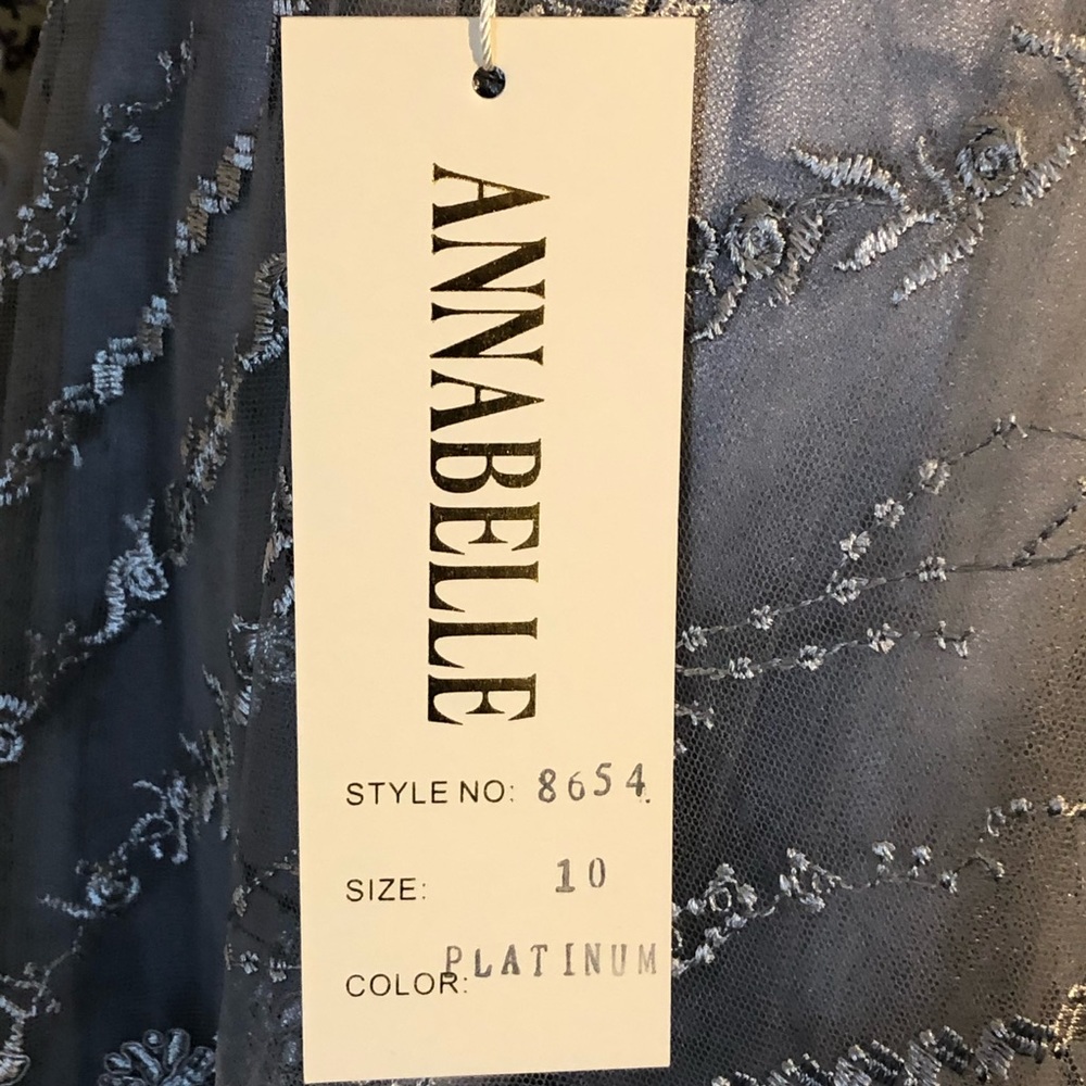 Dress - Picture 7 of 7